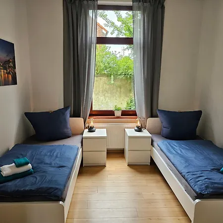 Apartment 95qm Erdgeschosswohnung Im Villenviertel Vollausgestattet Mit Kamin, Balkon Und Garten - Wlan Gratis