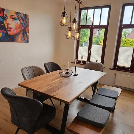 95qm Erdgeschosswohnung Im Villenviertel Vollausgestattet Mit Kamin, Balkon Und Garten - Wlan Gratis Apartamento Wilhelmshaven