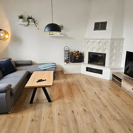 95qm Erdgeschosswohnung Im Villenviertel Vollausgestattet Mit Kamin, Balkon Und Garten - Wlan Gratis *