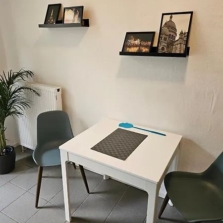 95qm Erdgeschosswohnung Im Villenviertel Vollausgestattet Mit Kamin, Balkon Und Garten - Wlan Gratis Apartamento