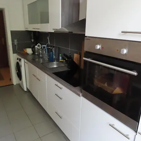 Διαμέρισμα 95qm Erdgeschosswohnung Im Villenviertel Vollausgestattet Mit Kamin, Balkon Und Garten - Wlan Gratis *