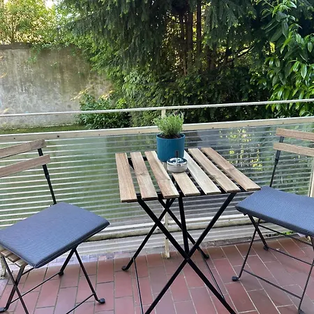 95qm Erdgeschosswohnung Im Villenviertel Vollausgestattet Mit Kamin, Balkon Und Garten - Wlan Gratis * Βίλχελμσχαφεν