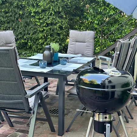 95qm Erdgeschosswohnung Im Villenviertel Vollausgestattet Mit Kamin, Balkon Und Garten - Wlan Gratis