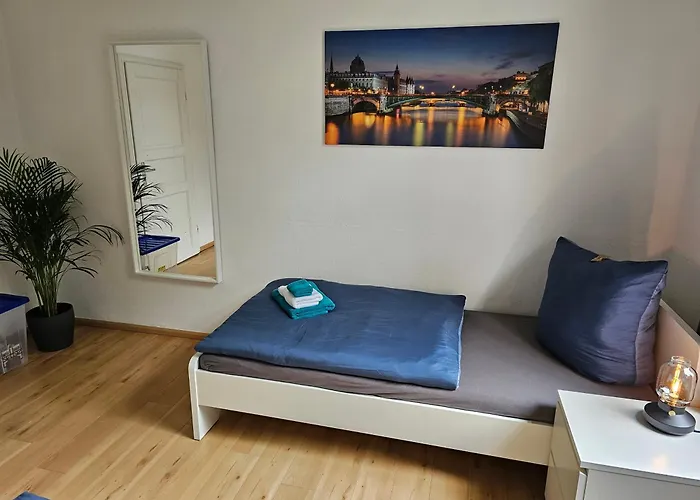 Lägenhet 95qm Erdgeschosswohnung Im Villenviertel Vollausgestattet Mit Kamin, Balkon Und Garten - Wlan Gratis *