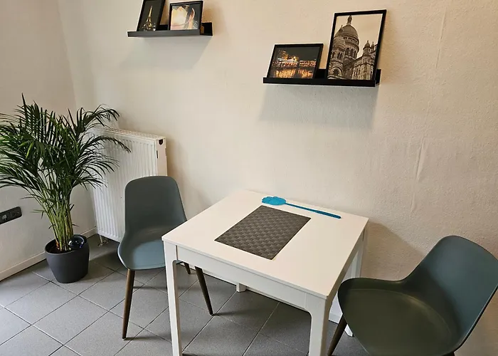 95qm Erdgeschosswohnung Im Villenviertel Vollausgestattet Mit Kamin, Balkon Und Garten - Wlan Gratis Lägenhet