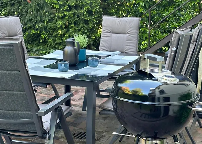95qm Erdgeschosswohnung Im Villenviertel Vollausgestattet Mit Kamin, Balkon Und Garten - Wlan Gratis